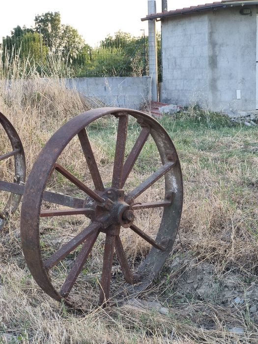 Rodas de caroça antigas
