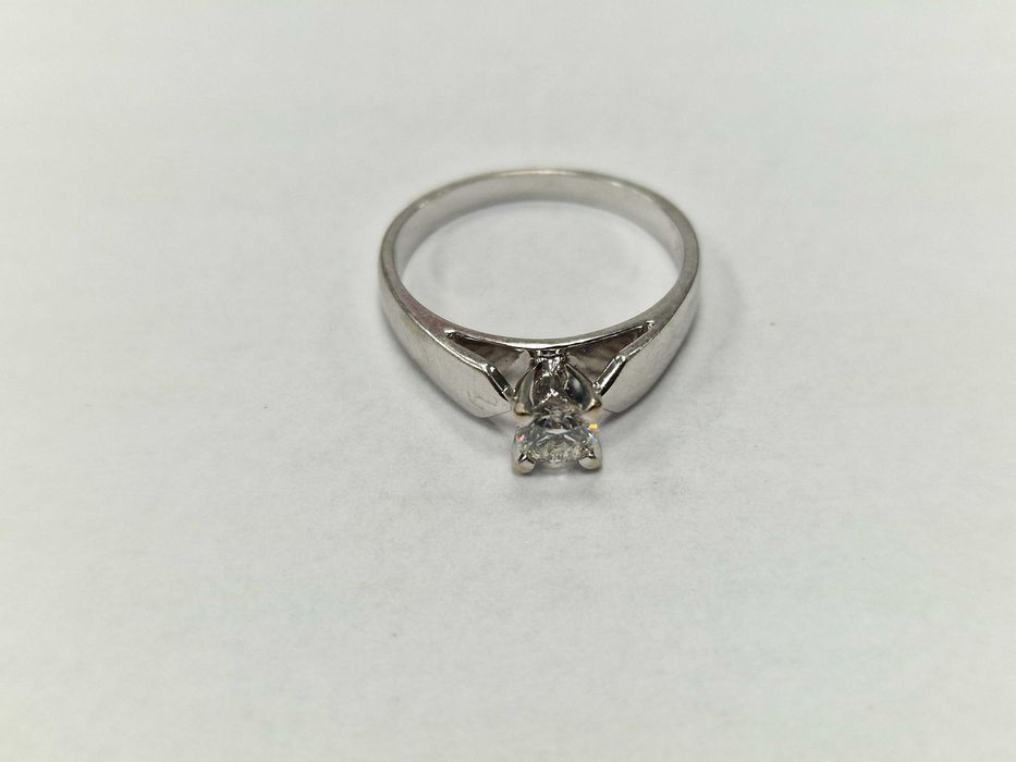 Złoty pierścionek/ 585/ 3.37 gram/ R14/ Białe złoto/ DIA 0.25 CT