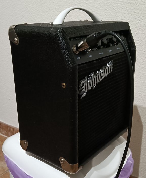 Amplificador Johnson by Fender