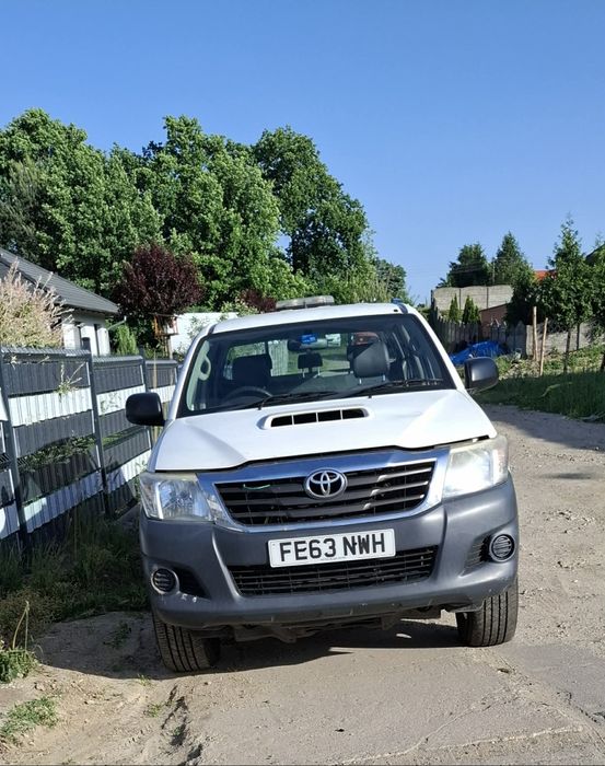 Toyota hilux rama kompletna + dokumenty V5C