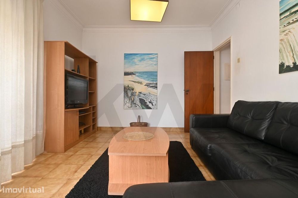 Oportunidade às Portas de Lisboa: T3 com Boas áreas e Varanda Única em — Algés, Linda-A-Velha E Cruz Quebrada-Dafundo, Lisboa