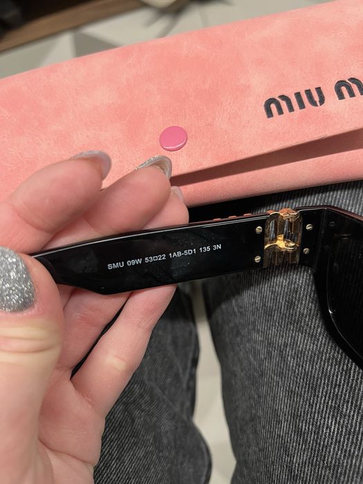 Okulary Miu Miu przeciwsloneczne z etui