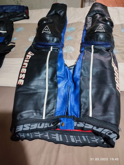 Кожаный костюм для мотоцикла 52р.