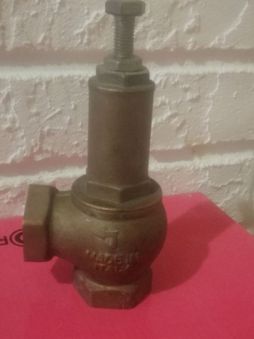 Самоподрывной клапан