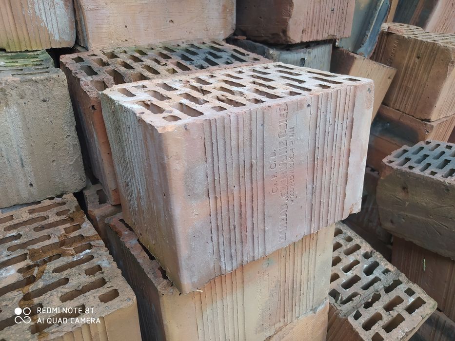 Pustak ceramiczny  cegła