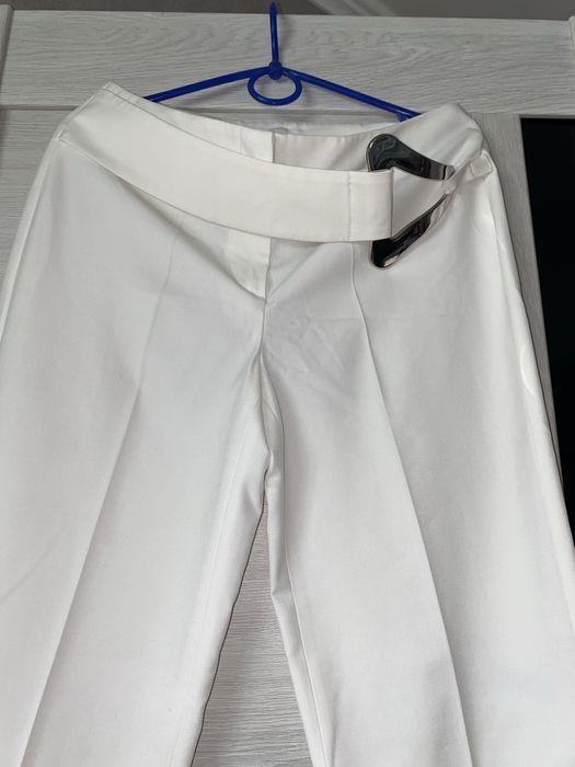 Штани класичні білі кльош