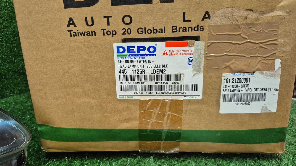 Otica Farol Direito Seat Leon 1P 2009 a 2012 445-1125R-LDEM2 NOVO