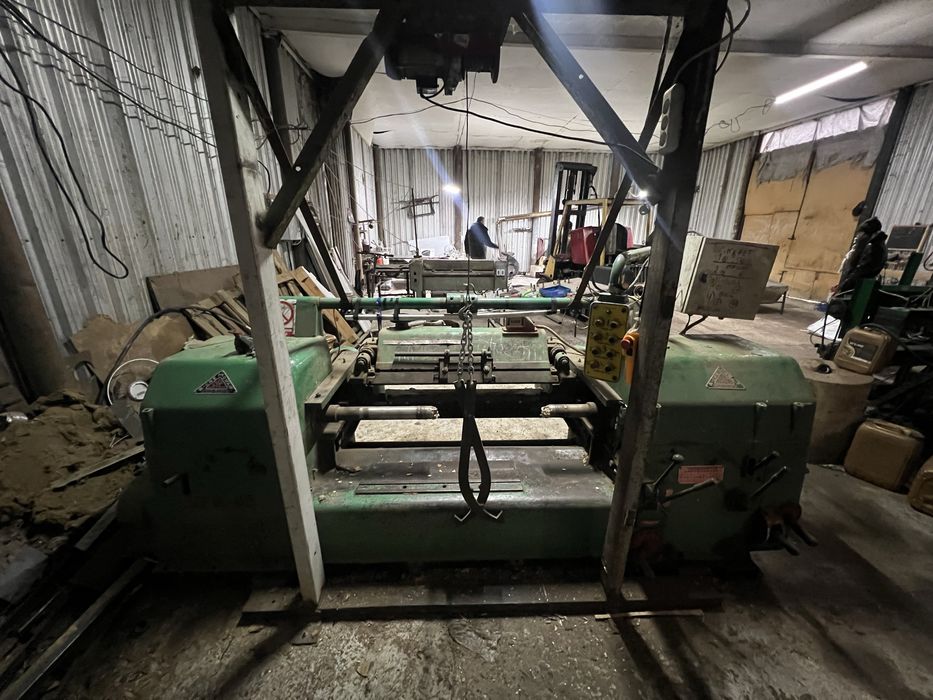 Станок для шпону та тарної дощечки паличок