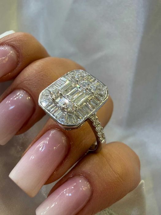 Pierścionek Infinity z diamentami naturalnymi  1.76 Ct VVS/F-G