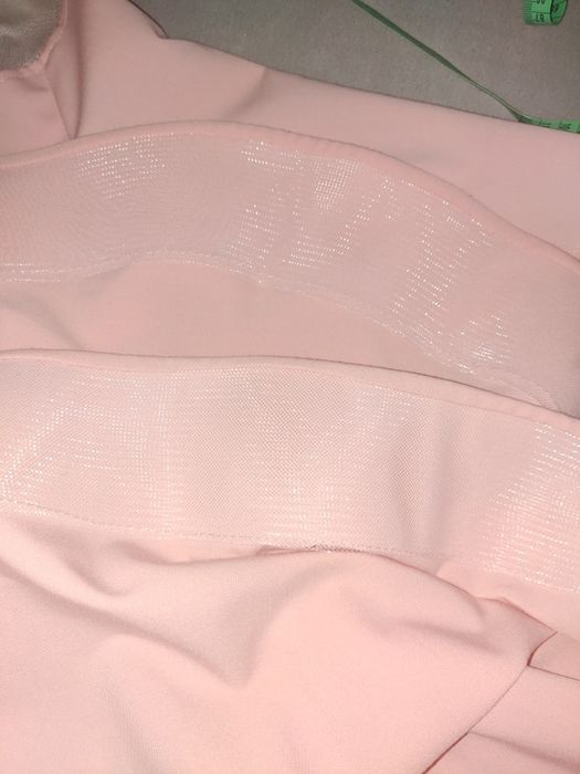 Nowa Sukienka wieczorowa rozm. 38 pudrowy róż z siatką, falbany, rozkl