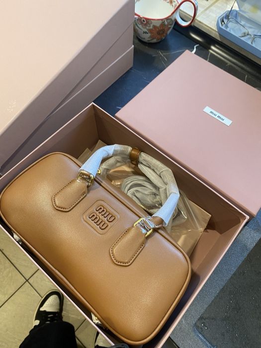 Жіноча сумка miu miu