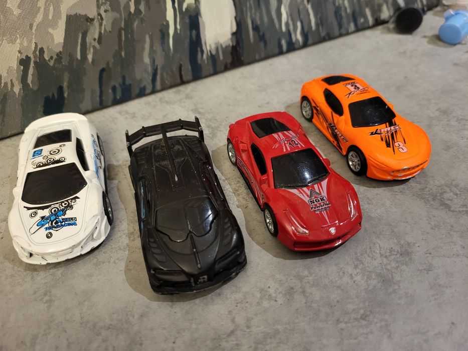 Набір машинок 4 шт