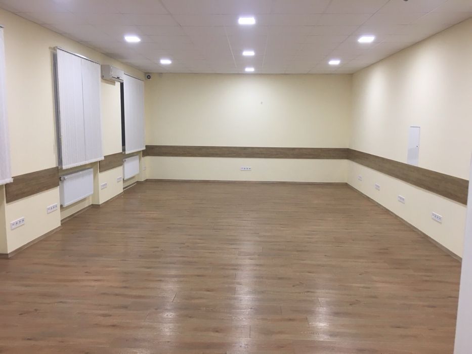 Продаж адміністративного примішення 650 кв.м.свіжий ремонт