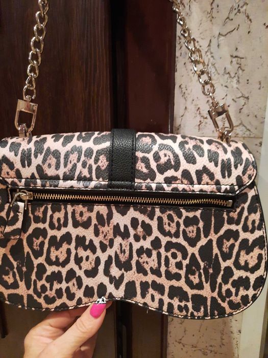 Torebka  oryginalna  Guess  panterka