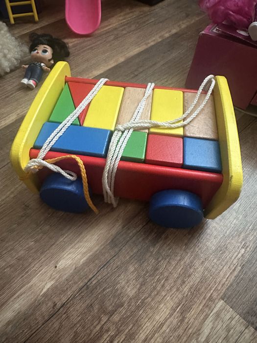 Фирменные игрушки для самых маленьких