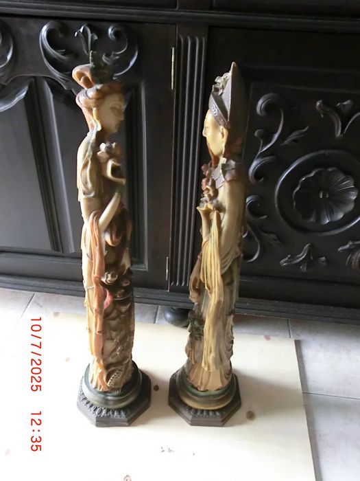 2 Marble Statuettes.428572938423521283