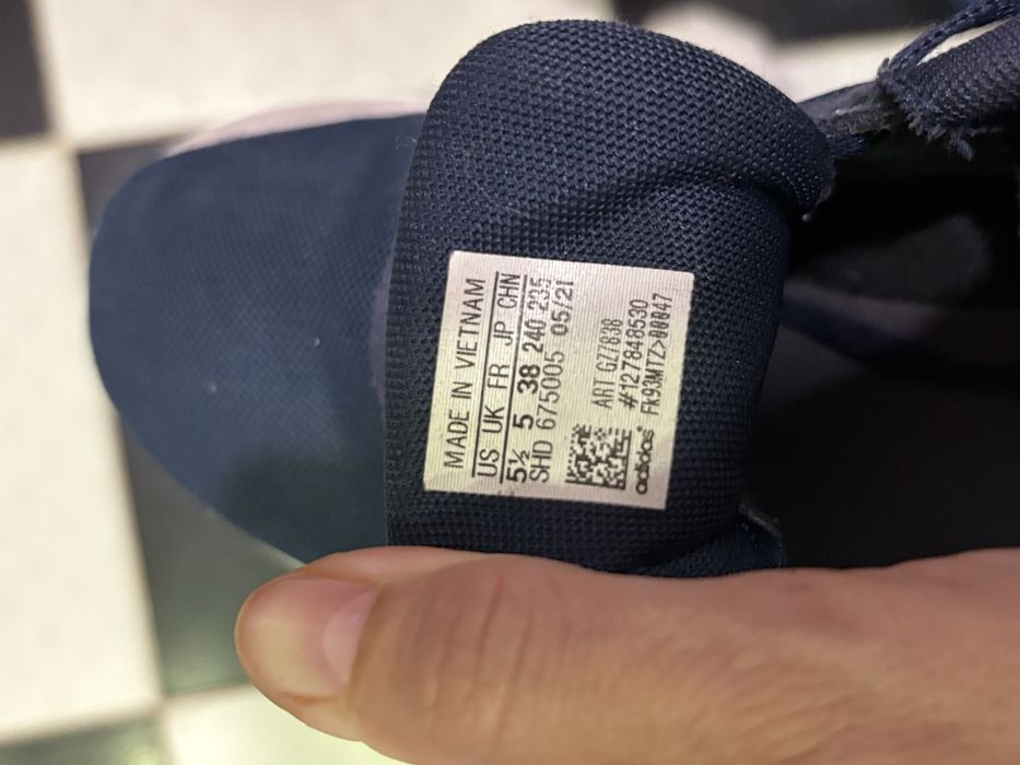 кросівки Adidas