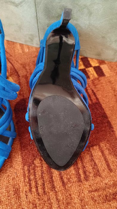 Piękne nowe szpilki.