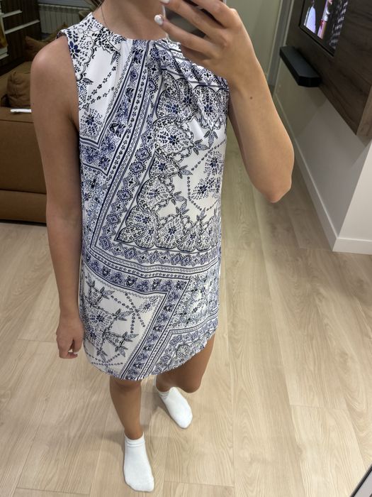 Сукня  H & M . .