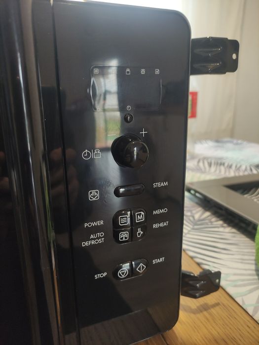 Microondas de encastre avariado