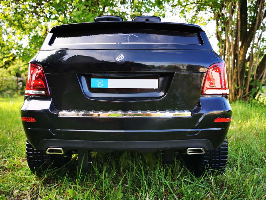 Samochód Mercedes ML350 AMG AKUMULATOR Motor Elektryczny Auto 2 DZIECI