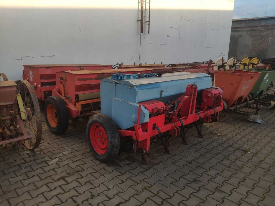 Сівалка сіялка сеялка чудовий стан 13 15 17 23 25 27 лійок