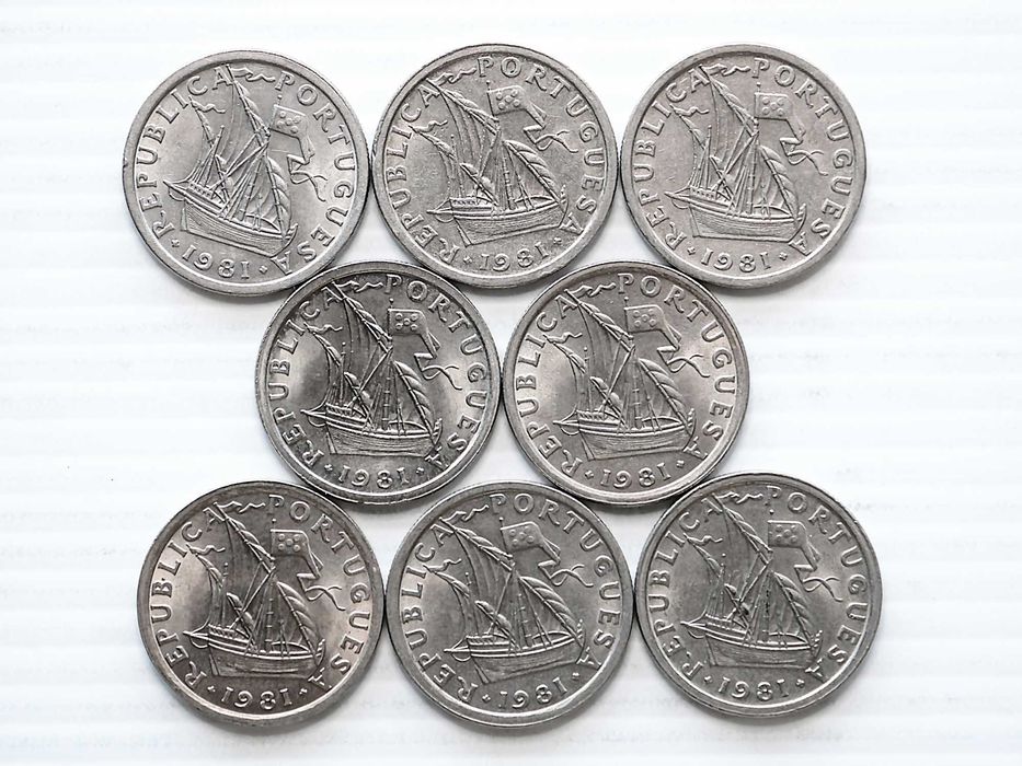 Lote de 8 Moedas 2 Escudos e 50 Centavos 1981