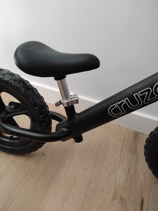 Rowerek biegowy czarny Cruzee