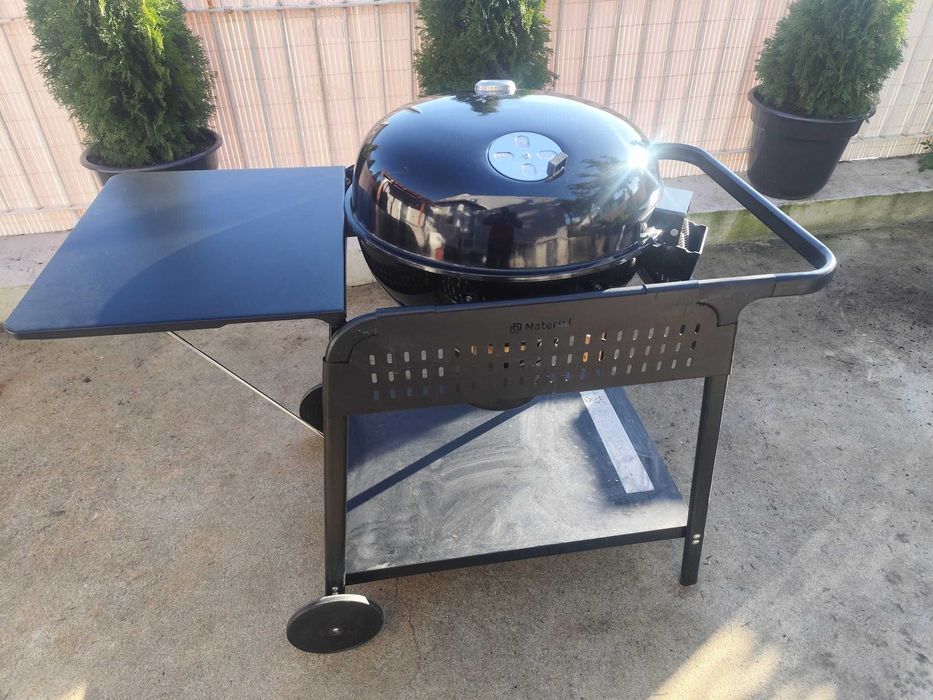 Barbecue a carvão com rodas e mesa lateral -127x69x103 cm Naterial