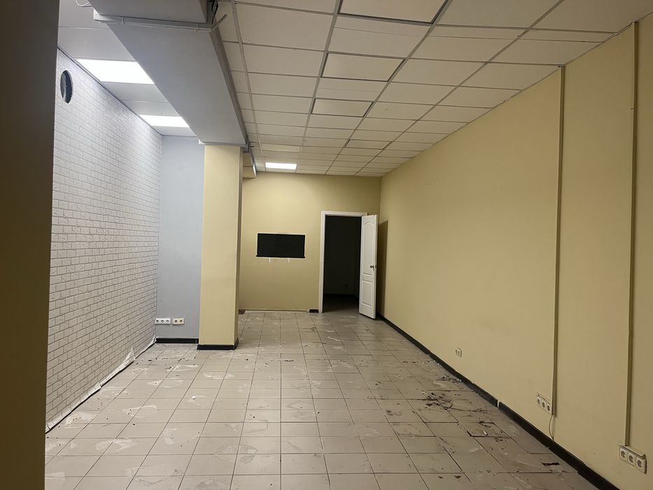 Оренда 98 м2 ,Ахматова 14- а, 42000 грн