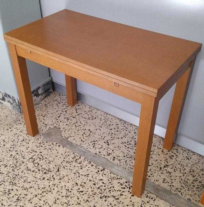 Mesa 'Bjursta' (em carvalho)