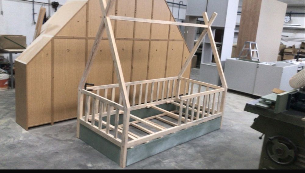 Cama Montessori Lacada com 2 camas (inclui estrado)