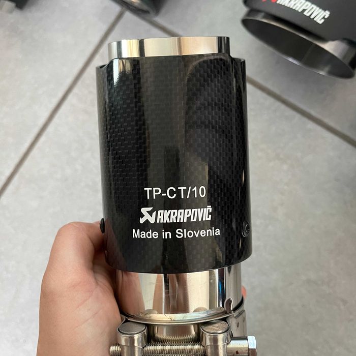 Насадки на глушник акрапович разные размеры мат карбон глянец новые