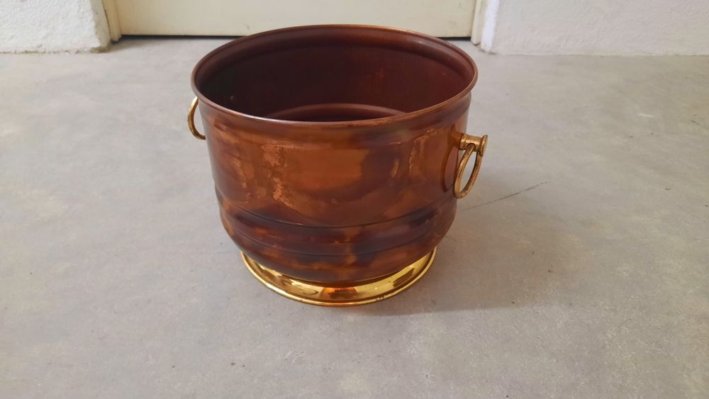 Conjunto de vasos em latão