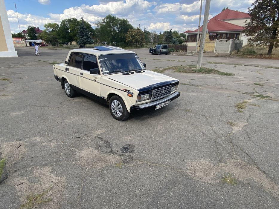 Продам авто ваз 2107