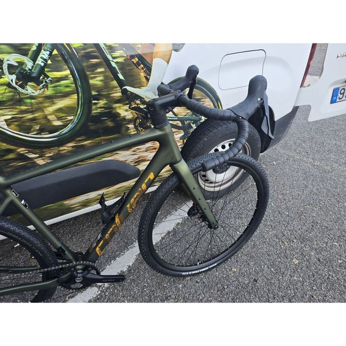 Bicicleta de carbono de gravel 12x1v nova