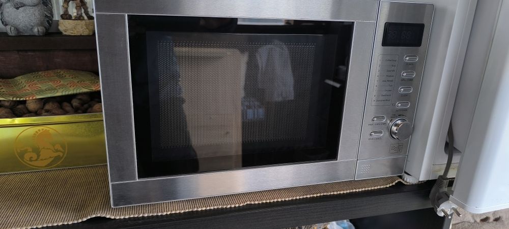 Kuchenka mikrofalowa jak nowa