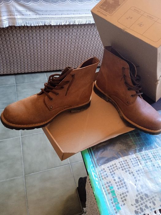 Botas novas, nunca usadas