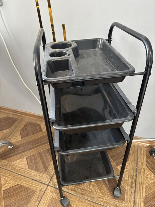 Продам 2 помічника для перукарів