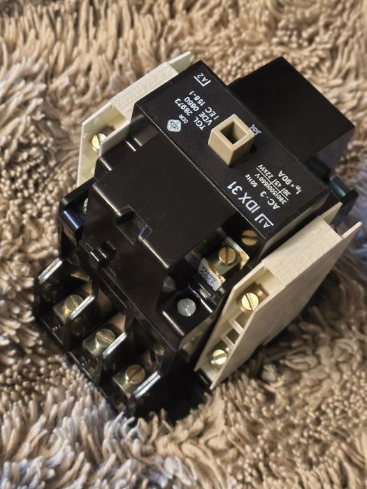 Stycznik EAW IDX 31 90A 220V/230V NOWY DDR Leżak