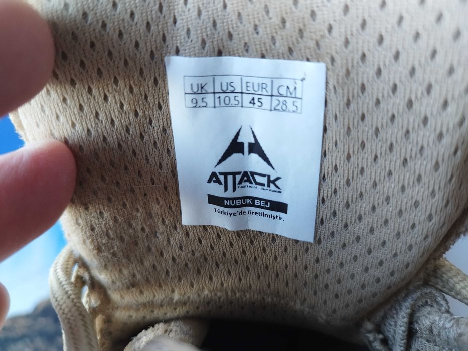 Продам берці LOWA zephyr або поміняю на 45 розмір ,берці ATTACK