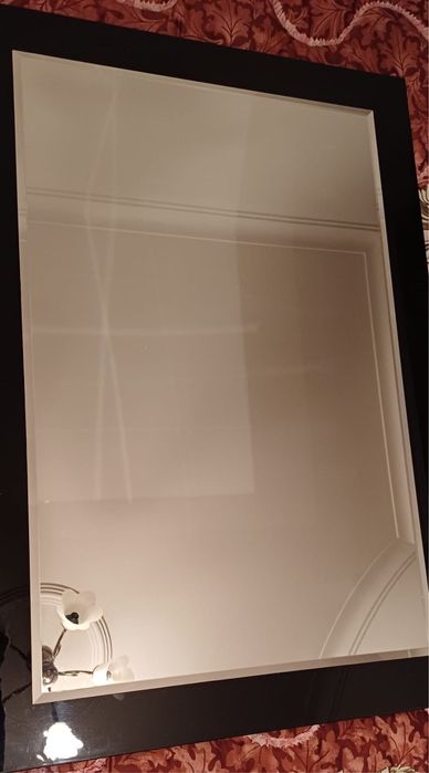 Espelho com moldura em preto Maciço