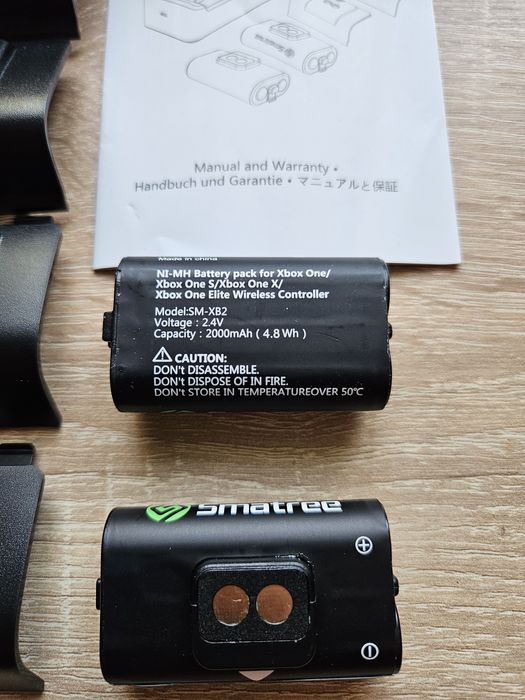 Зарядна станція для контролерів Xbox One  з акумуляторами