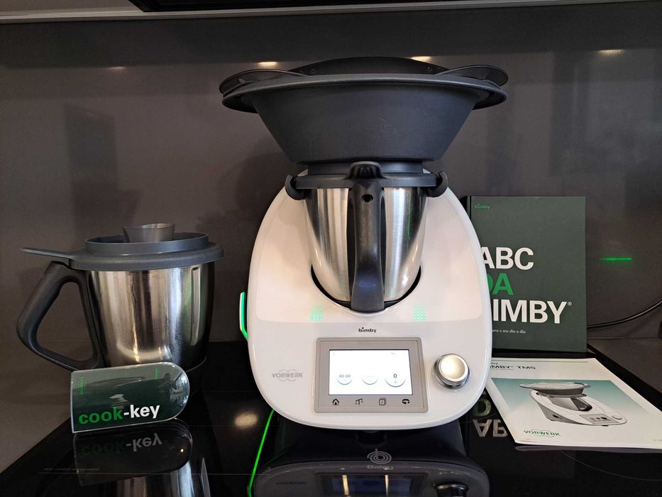 Bimby TM5 + 2 Copos + Cook-Key Oportunidade