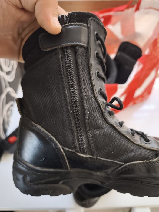 Bota tática com zíper lateral , n 37 em bom estado
