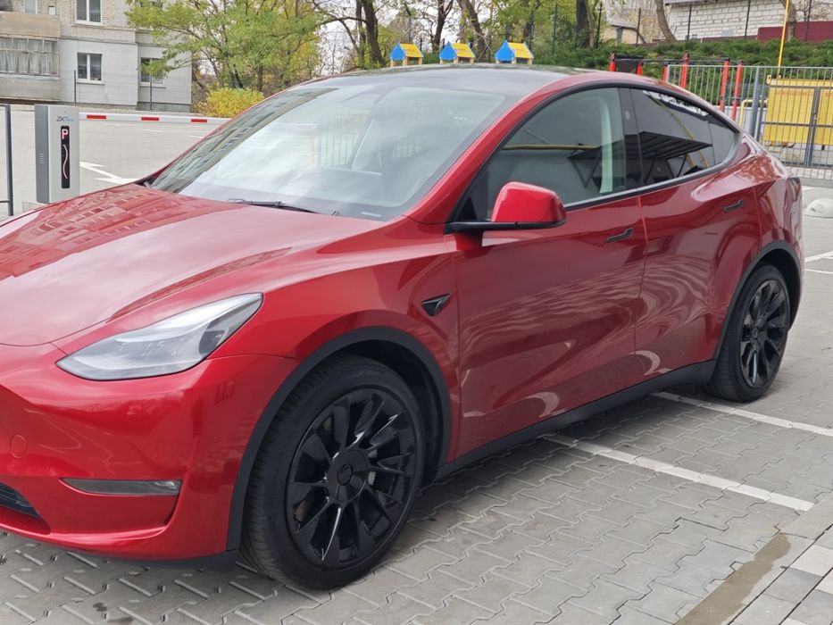 Tesla Model Y 2024 VIN 7SAYGAEEXRF056411 фото оголошення 6 з 23