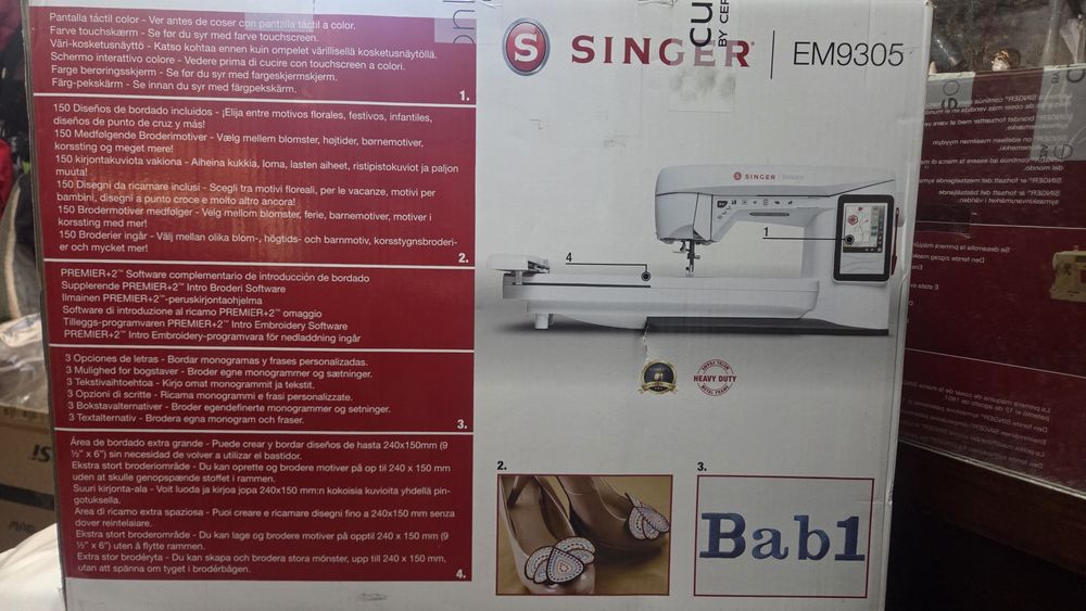 Máquina de Bordar Singer EM9305 (Como Nova) + Extras