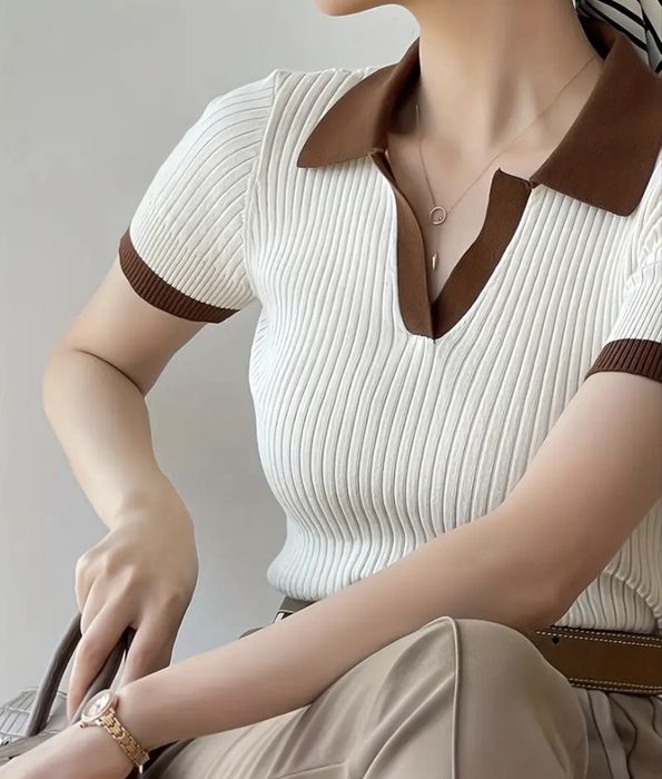 Жіноча футболка поло біла з коричневим коміром в рубчик S/M в стилі old money