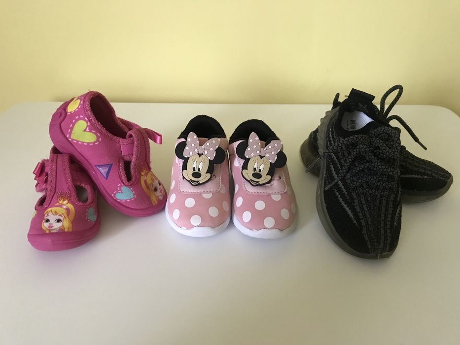 Кроссовки кросівки тапки тапочки Disney