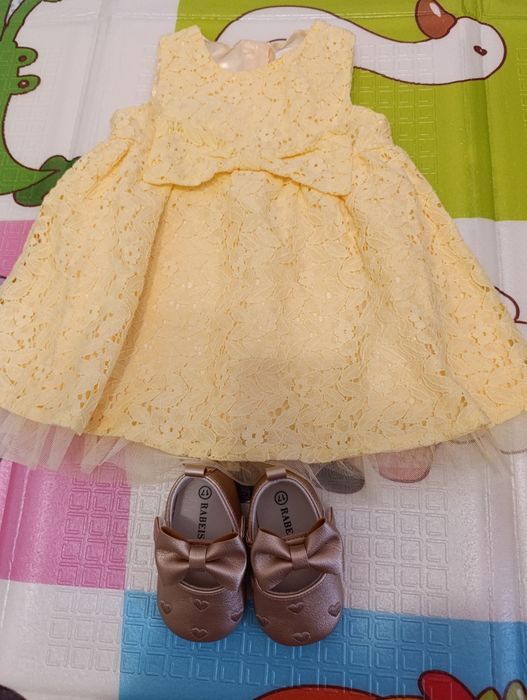 Плаття +пінетки для дівчинки 6-9м